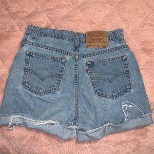jean shorts levi